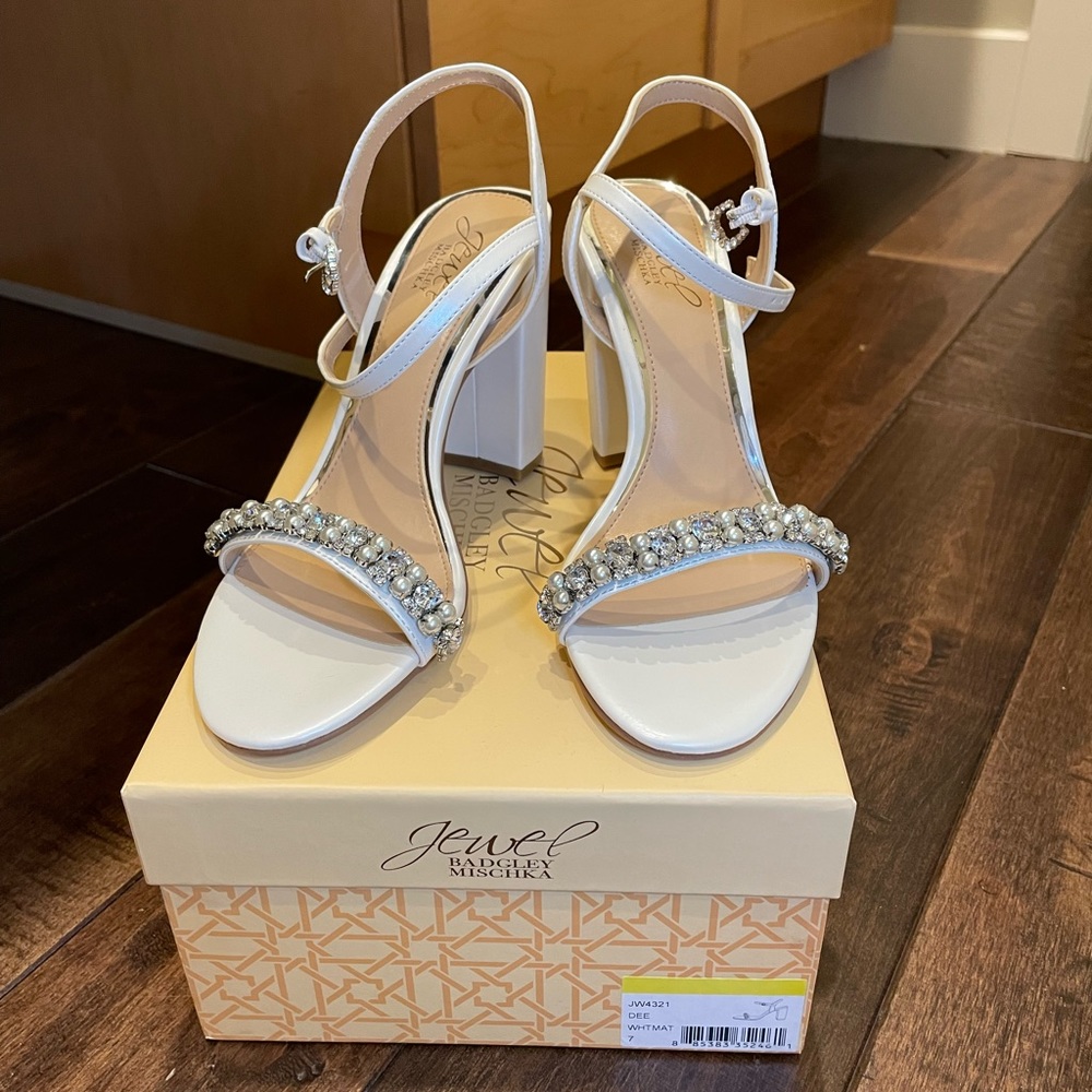 JEWEL BADGLEY MISCHKA - White Bridal Heel